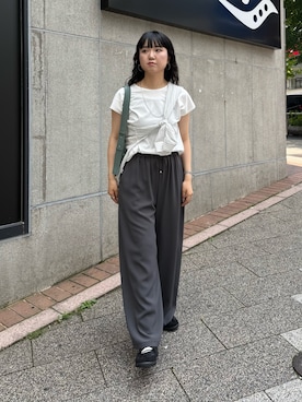 「アイテム（スニーカー）」を使った、YURIさん（レディース・163cm）の夏コーディネート