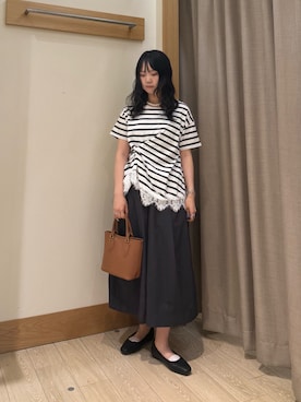 「fredy emue（フレディエミュ）のボーダーアシメツイストプルオーバーTシャツ（T Shirts、ホワイト系）」を使った、YURIさん（レディース・163cm）の夏コーディネート