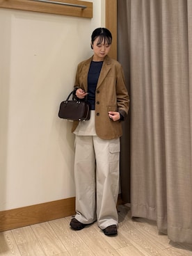 「fredy emue（フレディエミュ）のFR横長レザーボストンバッグ（ボストンバッグ、ブラウン系）」を使った、YURIさん（レディース・163cm）の秋コーディネート
