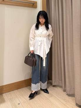 「fredy emue（フレディエミュ）のマルチWAYデザインシャツ（シャツ/ブラウス、ホワイト系）」を使った、YURIさん（レディース・163cm）の秋コーディネート