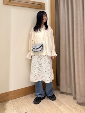 「fredy emue（フレディエミュ）の手編みマクラメチェーンポシェット（ショルダーバッグ、シルバー系）」を使った、YURIさん（レディース・163cm）の春コーディネート