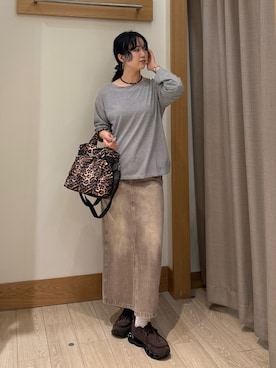 「アイテム（デニムスカート）」を使った、YURIさん（レディース・163cm）の秋コーディネート