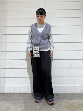 「ニットベスト」｜「アイテム（スウェット）」を使った、YURIさん（レディース・163cm）の秋コーディネート