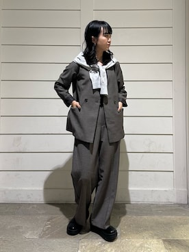 「ノーカラー」｜「アイテム（スラックス）」を使った、YURIさん（レディース・163cm）の秋コーディネート