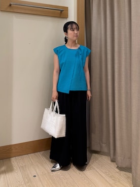 「fredy emue（フレディエミュ）のアシメデザインフレンチブラウス（Shirts、ブルー系）」を使った、YURIさん（レディース・163cm）の夏コーディネート