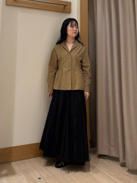 「fredy emue（フレディエミュ）のウエストギャザーテーラードシャツ（Shirts、イエロー系）」を使った、YURIさん（レディース・163cm）の夏コーディネート