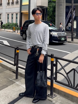 「Chikashitsu +（チカシツプラス）の【Chikashitsu +】sleeve button henry neck long sleeve tee / 【チカシツプラス】スリーブボタンヘンリーネック長袖Tシャツ（Tシャツ/カットソー）」を使った、KAMMAさん（メンズ・178cm）の夏コーディネート