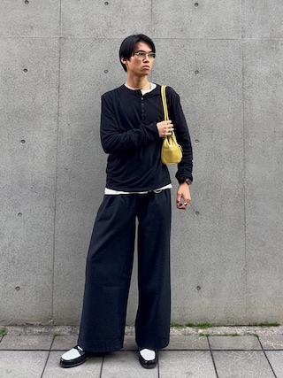 「Chikashitsu +(チカシツプラス)の【Chikashitsu +】sleeve button henry neck long sleeve tee / 【チカシツプラス】スリーブボタンヘンリーネック長袖Tシャツ(Tシャツ/カットソー)」を使った、KAMMAさん(メンズ・178cm)の春コーディネート