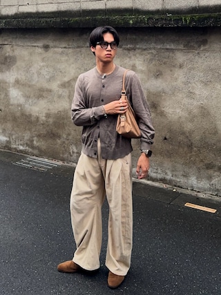 「CONZ(コンズ)のCORDUROY CURVED LEG PANTS(スラックス)」を使った、KAMMAさん(メンズ・178cm)の秋コーディネート