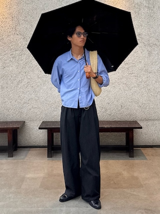 「DNSR(ディーエヌエスアール)のストライプカーブドスラックスブラック(スラックス)」を使った、KAMMAさん(メンズ・178cm)の夏コーディネート