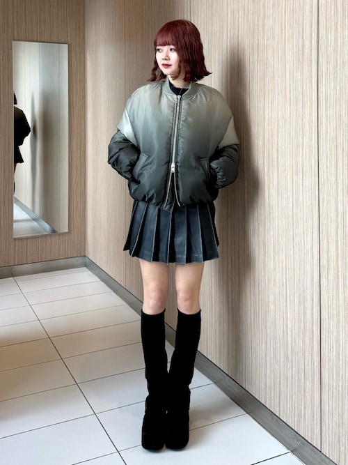 EMODA中田鈴乃さんのブルゾンを使ったコーディネート