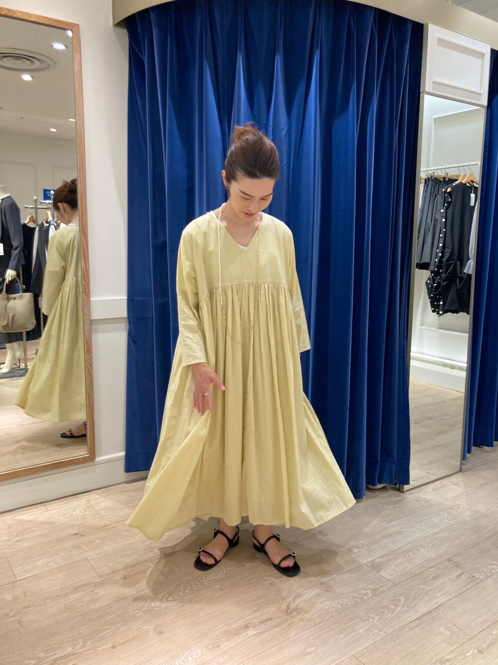 「ノーリーズ、ワンピース、お出かけコーデ、きれいめカジュアル、小柄、低身長、ママコーデ、40代ファッション、152cmコーデ」｜「NOLLEY’Sのギャザーワンピース（ワンピース、イエロー系）」を使った、hiroさん（レディース・152cm）の春コーディネートの1枚目の写真