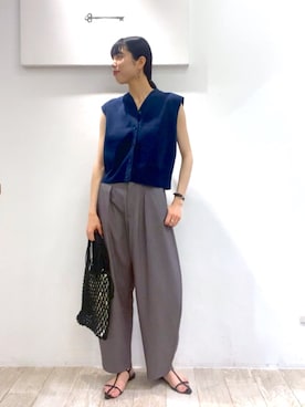 「アパートバイローリーズ」｜「アイテム（スラックス）」を使った、miiさん（レディース・172cm）の夏コーディネート