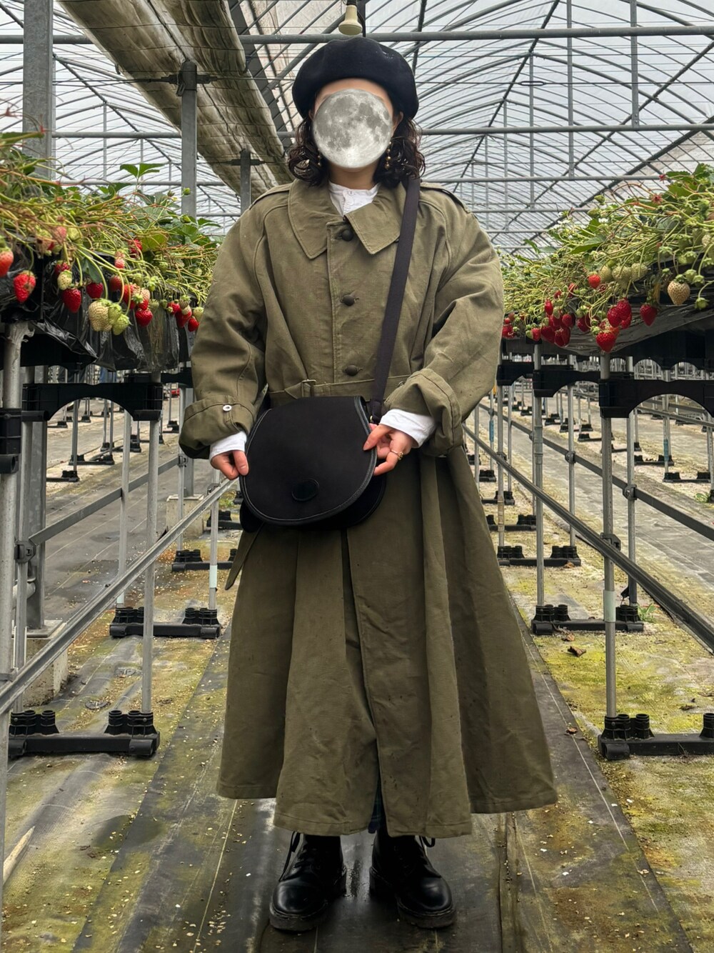「古着、vintage、モーターサイクルコート、フランス軍、french army、military、軍モノ、ベレー帽、BRADY、Dr.Martens、春コーデ、ファッションを楽しもう」｜「niko and...のオリジナルカラーベレー帽（ハンチング/ベレー帽、ブラック系）」を使った、みにまむさん（レディース・150cm）の春コーディネートの1枚目の写真