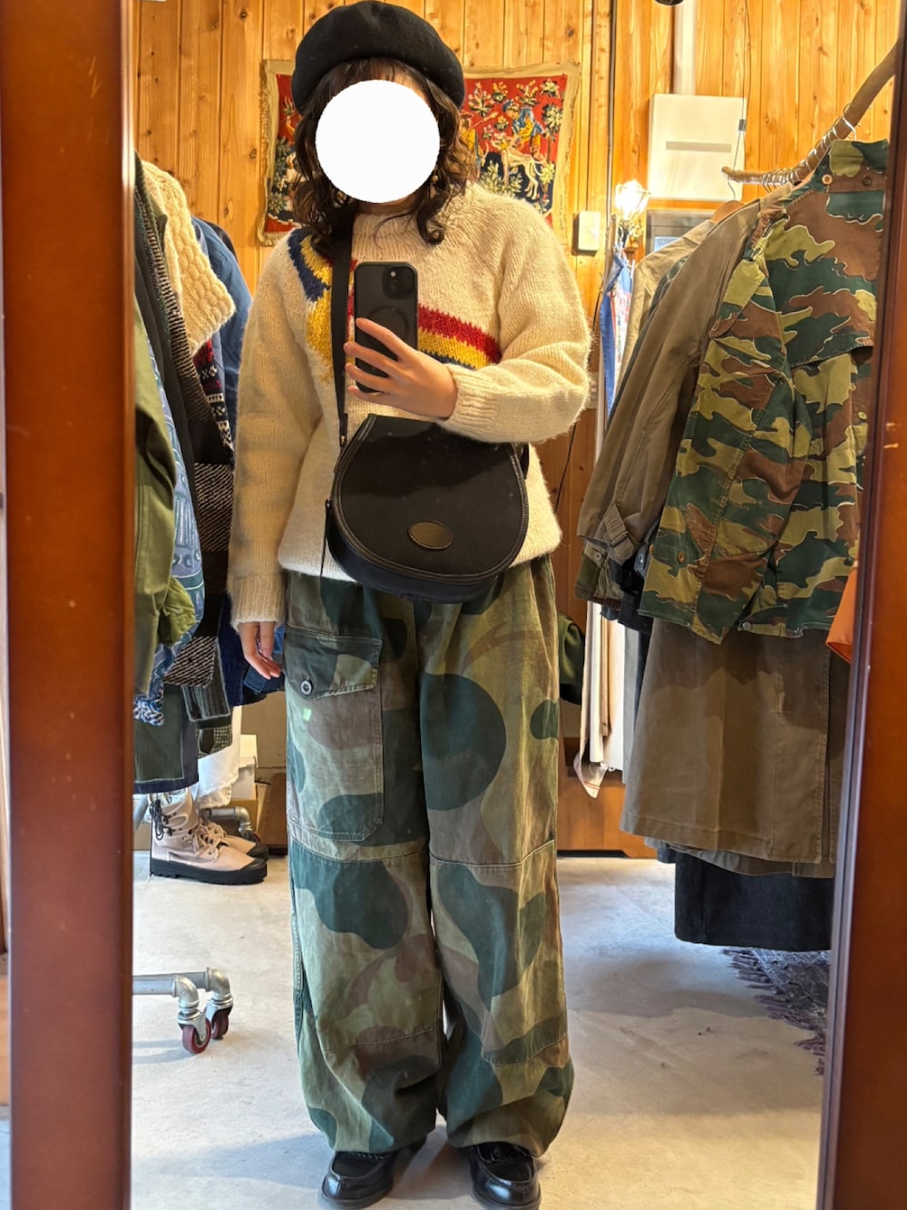 「古着、古着MIX、vintage、military、軍パン、ベルギー軍、ブラッシュストロークカモ、ベレー帽、ニット、ローファー、HARUTA、BRADY、冬コーデ、ファッションを楽しもう」｜「BRADYのBrady | AIRE（ショルダーバッグ、ブラック系）」を使った、みにまむさん（レディース・150cm）の冬コーディネートの1枚目の写真