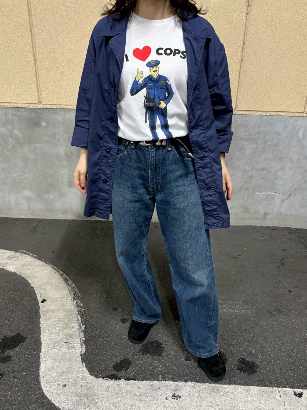 「古着、古着MIX、vintage、軍モノ、イタリア軍、ホスピタルジャケット、Tシャツ、リーバイス、モカシン、夏コーデ、ファッションを楽しもう、military、大人カジュアル」｜「Levi'sのLEVI’S 00s 日本製（デニムパンツ、ブルー系）」を使った、みにまむさん（レディース・150cm）の夏コーディネートの1枚目の写真