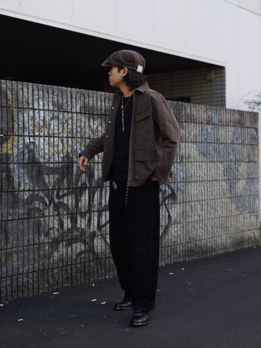 「未来のWEARISTAプロジェクト、メンズコーデ、秋、オトナカジュアル、今日のコーデ、シンプル、SCHOTT、schott West、ショット、キャスケット、クラシック、きれいめカジュアル、ブーツ、革靴」｜「schottのSchott/ショット/HERRINBONE FATIGUE SHIRT/ヘリンボーン ファティーグシャツ（シャツ/ブラウス、ブラウン系）」を使った、Yuitoさん（メンズ・173cm）の秋コーディネートの1枚目の写真