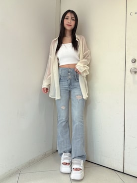 「GYDA（ジェイダ）のハイウエストBACKクロスダメージフレアデニムパンツ（デニムパンツ、ブルー系）」を使った、arisaさん（レディース・155cm）の春コーディネート