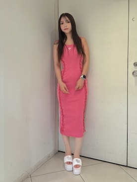 「GYDA（ジェイダ）のGG PUFFYタンクソールサンダル（サンダル、ホワイト系）」を使った、arisaさん（レディース・155cm）の夏コーディネート