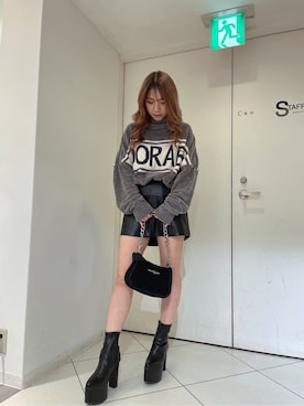 「GYDA（ジェイダ）のフェイクレザー スカートライクショートパンツ（スカート）」を使った、arisaさん（レディース・155cm）の秋コーディネート