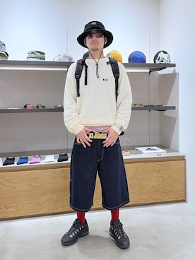 「XLARGE（エクストララージ）のMESH SWEATER（ニット/セーター、ホワイト系）」を使った、川上拓巳さん（メンズ・172cm）の春コーディネート