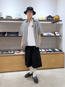 「XLARGE（エクストララージ）のXLARGE×NEW ERA JUNGLE HAT（ハット、ブラック系）」を使った、川上拓巳さん（メンズ・172cm）の春コーディネート