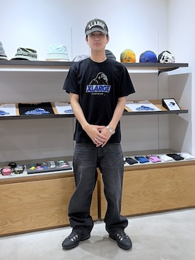 「XLARGE（エクストララージ）のRHINE STONE SLANTED OG S/S TEE（Tシャツ/カットソー、ブラック系）」を使った、川上拓巳さん（メンズ・172cm）の春コーディネート