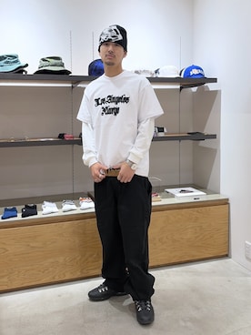 「XLARGE（エクストララージ）のCROC OLD ENGLISH S/S TEE（Tシャツ/カットソー、ホワイト系）」を使った、川上拓巳さん（メンズ・172cm）の春コーディネート