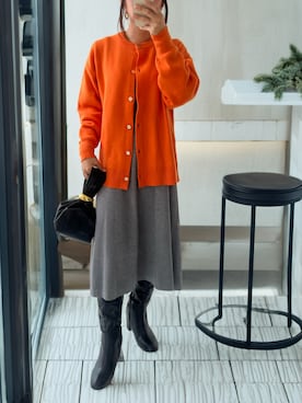 「7days Life Styling（セブンデイズライフスタイリング）の【選べる２タイプ】【静電防止/UVカット】毛玉になりにくい　フレアニットワンピース（ワンピース、ホワイト系）」を使った、MSさん（レディース・154cm）の秋コーディネート