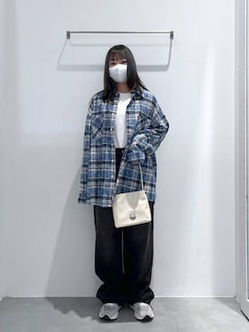「V2（ブイツー）のアイテム」を使った、れーかさん（レディース・155cm）の秋コーディネート