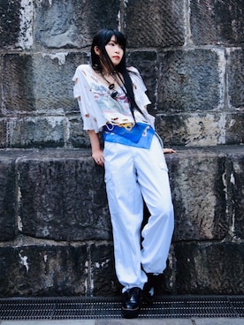 「onika USEDのアイテム（T Shirts、ホワイト系）」を使った、𝙆𝘼𝙍𝙀𝙉さん（レディース・165cm）の秋コーディネート