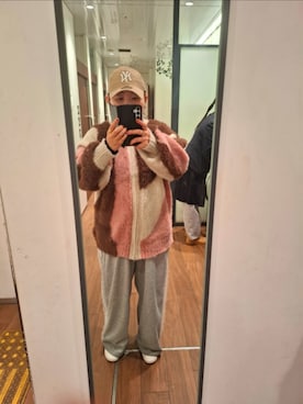 「NEW ERA（ニューエラ）のアイテム（ファッション雑貨、ベージュ系）」を使った、みやさん（レディース・160cm）の冬コーディネート