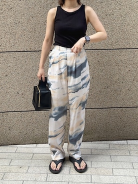 「ENOF（イナフ）のアイテム（パンツ）」を使った、リコさん（レディース・162cm）の秋コーディネート