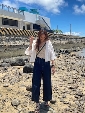 「MAJESTIC LEGON（マジェスティックレゴン）のアイテム（デニムパンツ、ブルー系）」を使った、はいせんさん（レディース・166cm）の秋コーディネート