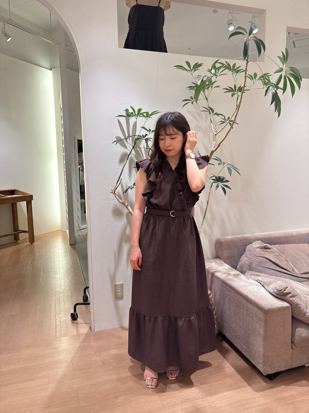 フリルカシュクールワンピースを使った人気ファッションコーディネート