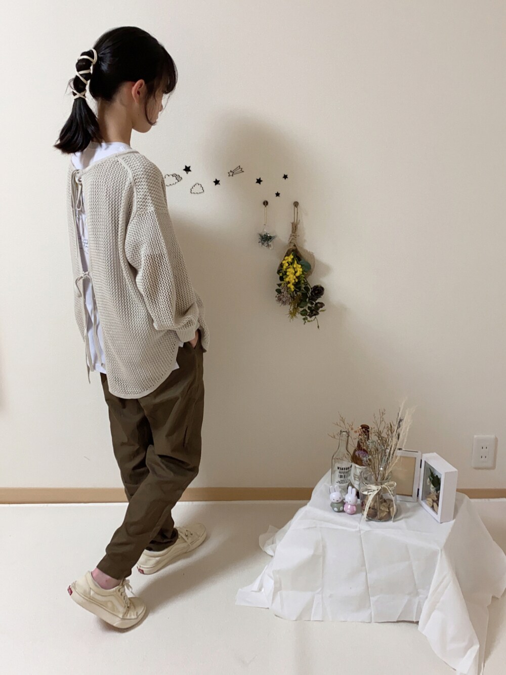 「ブラウン、秋コーデ、だから秋服が好き、カラーパンツ、カジュアルコーデ、休日スタイル」｜「GUのアイテム（パンツ、ブラウン系）」を使った、ko_ai_to🎶さん（キッズ・153cm）の秋コーディネートの1枚目の写真