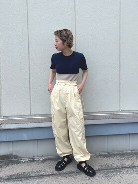 「アイテム（カーゴパンツ、イエロー系）」を使った、城戸 穂乃香さん（レディース・155cm）の春コーディネート