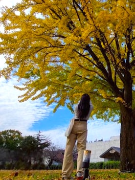 「アイテム（デニムパンツ、ベージュ系）」を使った、kiiさん（レディース・160cm）の秋コーディネート