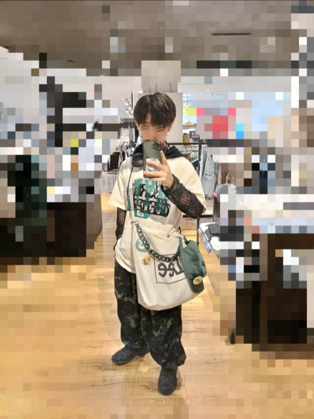 「and cloud、CASPER JOHN、MYne、Lee、DEVICE、SALOMON、eLur」｜「MYneのアイテム（Tシャツ/カットソー、ベージュ系）」を使った、hotoさん（メンズ・165cm）の夏コーディネートの1枚目の写真