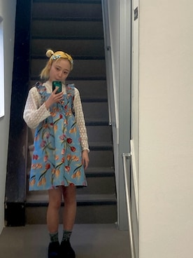 「クティールとレトロのアイテム（スカート、ブルー系）」を使った、保坂ななみさん（レディース・155cm）の冬コーディネート