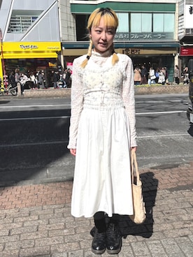 「しまむら（シマムラ）のアイテム（ブーツ、ブラック系）」を使った、保坂ななみさん（レディース・155cm）の春コーディネート