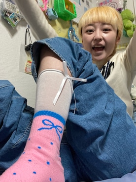 「中野ロープウェイのアイテム（ソックス/靴下、ブルー系）」を使った、保坂ななみさん（レディース・155cm）の冬コーディネート