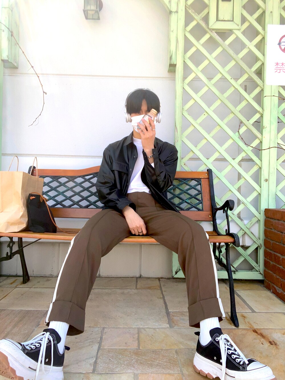 「オトナカジュアル、春コーデ、メンズコーデ、おしゃれさんと繋がりたい、WONDER WONDER、SLICK」｜「SLICKのアイテム（ライダースジャケット、ブラック系）」を使った、けんくんさん（メンズ・169cm）の春コーディネートの1枚目の写真