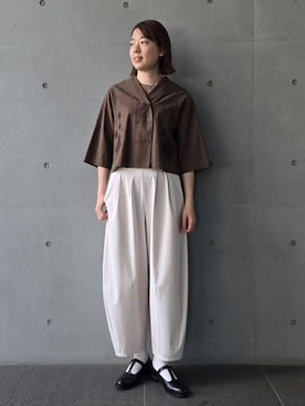 「LOISIR（ロワズィール）のコットンリネンクロス刺繍入りセーラーカラーブラウス（シャツ/ブラウス、グリーン系）」を使った、ADIEU TRISTESSEさん（レディース・165cm）の夏コーディネート