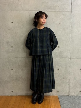 「conges payes ADIEU TRISTESSE（コンジェ ペイエ アデュートリステス）のフロッキープリントチェックブラウス（シャツ/ブラウス、グリーン系）」を使った、ADIEU TRISTESSEさん（レディース・162cm）の秋コーディネート