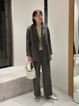 「アイテム（スーツジャケット、ブラウン系）」を使った、ADIEU TRISTESSEさん（レディース・177cm）の秋コーディネート