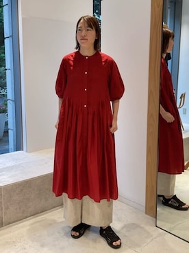 「LOISIR（ロワズィール）のインドコットンキャンブリックワンピース（ワンピース、レッド系）」を使った、ADIEU TRISTESSEさん（レディース・165cm）の夏コーディネート