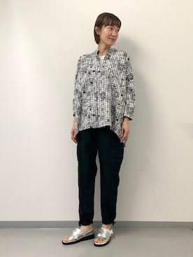 「フラワープリント」｜「アイテム（カーゴパンツ）」を使った、minamikawaさん（レディース・160cm）の春コーディネート
