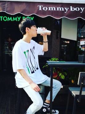 「VLONE（ヴィーロン）のアイテム」を使った、Luis Yueさん（メンズ・178cm）の秋コーディネート