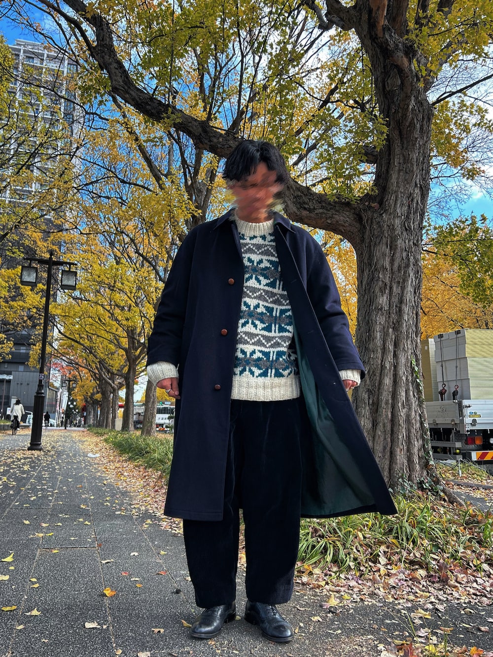 「冬コーデ、古着、ヴィンテージ」｜「VINTAGEのアイテム（ステンカラーコート、ブルー系）」を使った、たなか明太さん（メンズ・176cm）の冬コーディネートの1枚目の写真